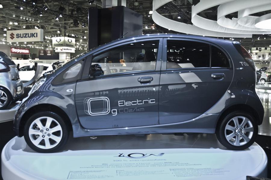  Peugeot iOn 2011 года  (фото 36 из 38)